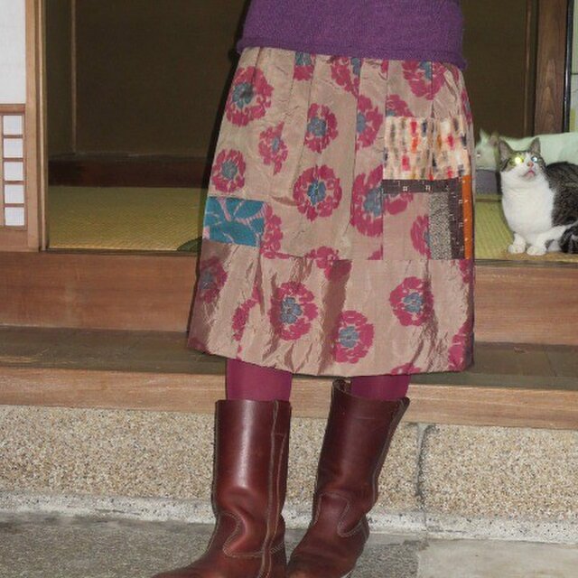 銘仙リメイク☆渋い花柄に色々パッチスカート♪ブーツに合う67㎝丈の画像1枚目