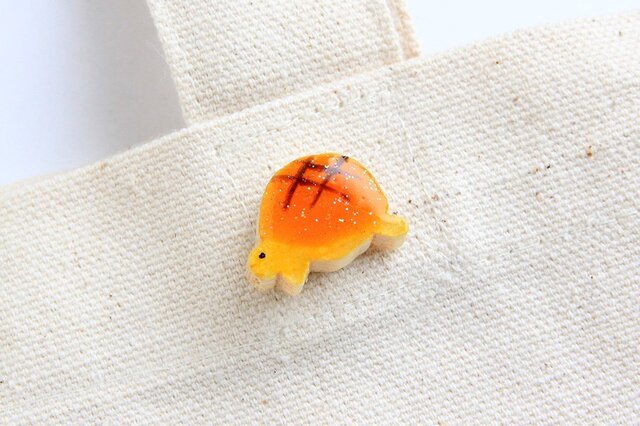 木製カメロンパン ブローチの画像1枚目