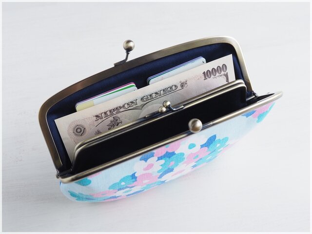 【美品】フラワーブロケード　花柄　二つ折り　水色×赤　シルバーオーブ　がま口 観賞用ソープフラワー:rafulu】LEDタイムレスボヤージュBAG – karendo
