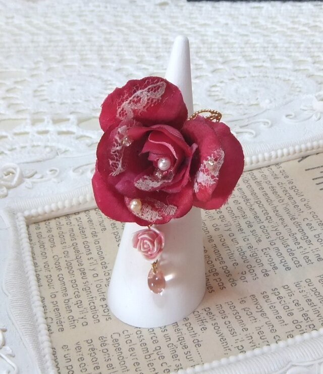 指輪　ばら　チャーム付　☆*:. フュッシャピンク