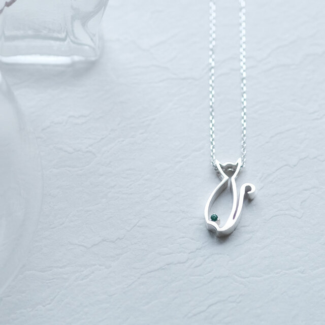 エメラルド 猫 ロング ネックレス シルバー925