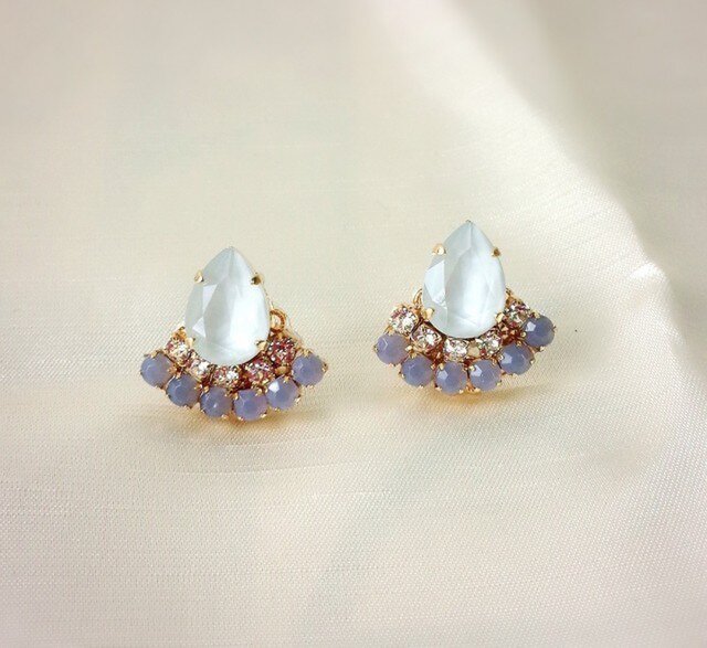 ビジュードロップピアス(グレー)の画像1枚目