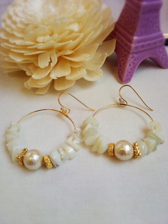 天然石とコットンパールのスウィングイヤリング