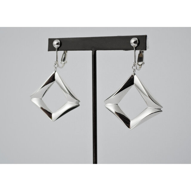 mado イヤリング