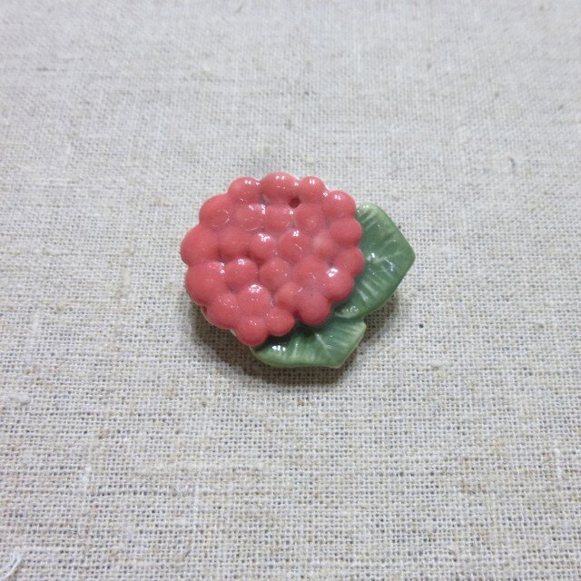 野いちごブローチの画像1枚目