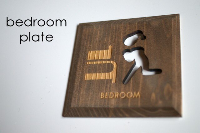 ベッドルーム プレート ブラウン BEDROOM(P-B)の画像1枚目