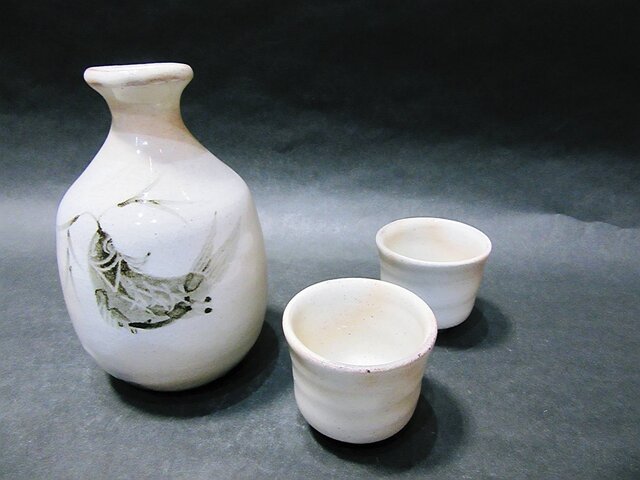 絵粉引酒器セット(草魚)の画像1枚目