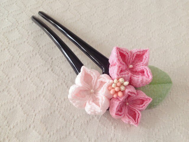 つまみ細工付き(ピンク紫陽花)和風襟付き首輪 つまみ細工〉紫陽花のかんざし(三輪・ピンクと淡桜) | iichi 日々の