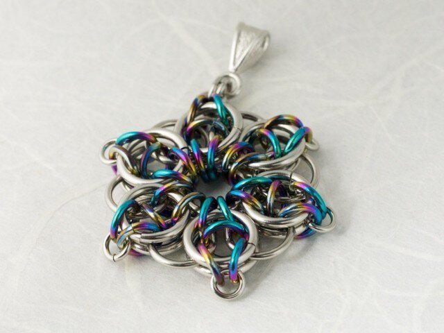 Celtic Star Pendant Rainbow Lの画像1枚目