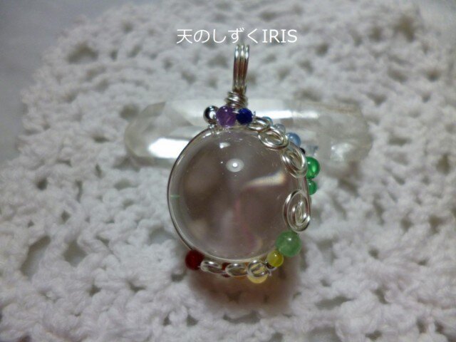 水晶スフィア 虹 | iichi 日々の暮らしを心地よくするハンドメイドや