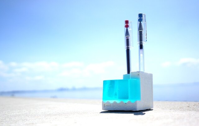 小さな流氷のペンスタンド。 “Pool-B”(スノーブルー)の画像1枚目