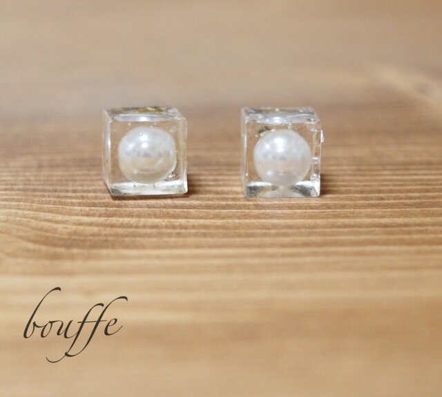 パールCUBE(イヤリング、樹脂ピアス可)の画像1枚目