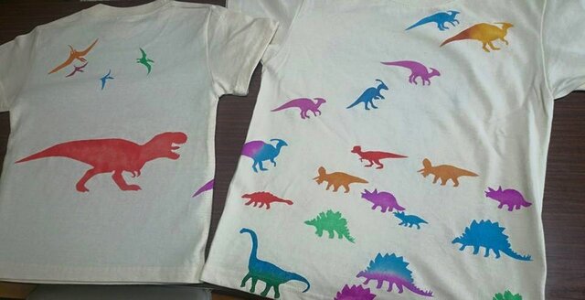 恐竜オアシス・Kids Tシャツ(ベージュ)の画像1枚目