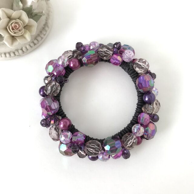 メグえもん様 紫系 ハーフ シュシュ☆ビーズ ヘアゴム☆ハンドメイド 紫 色の クロッシェ シュシュ パープル かぎ針編み ビジュー