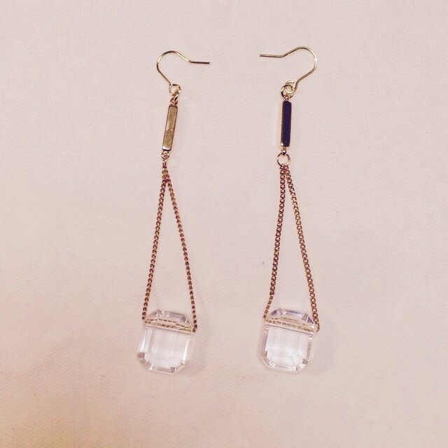 アクリルパーツのシンプルフックピアスの画像1枚目