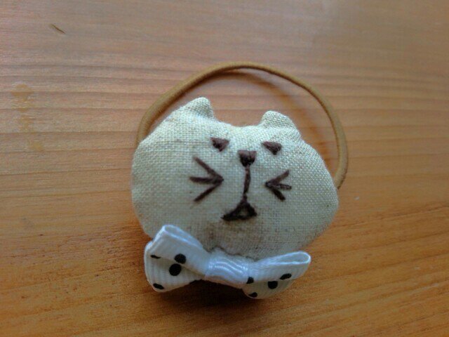 ヘアゴム おとぼけにゃんこの画像1枚目