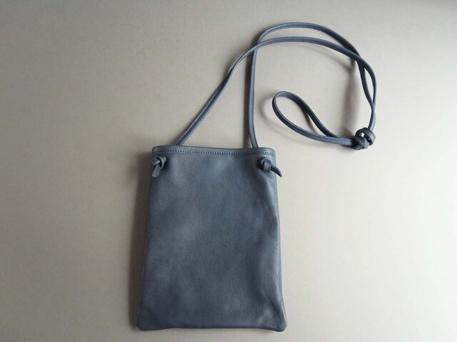 flat shoulder bag (blue)の画像1枚目