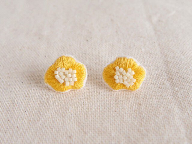 <受注制作>flower pierce / yellowの画像1枚目