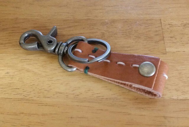 革のキーホルダーの画像1枚目
