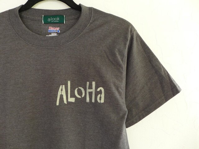 Hanesbeefy alookonbooks alohaTeeの画像1枚目