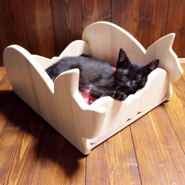 木製仔猫用ベッド(シルエット)13.CATS.WORKSの画像1枚目