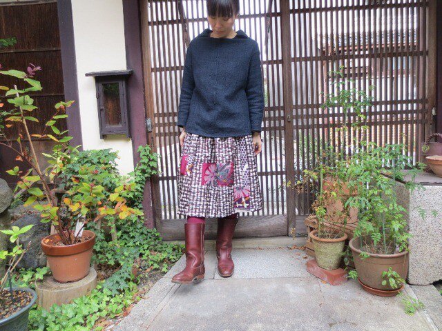 渋くてキュートな銘仙リメイク☆ブーツに合う70㎝丈スカート♪の画像1枚目