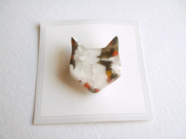 ミケ猫ブローチの画像1枚目