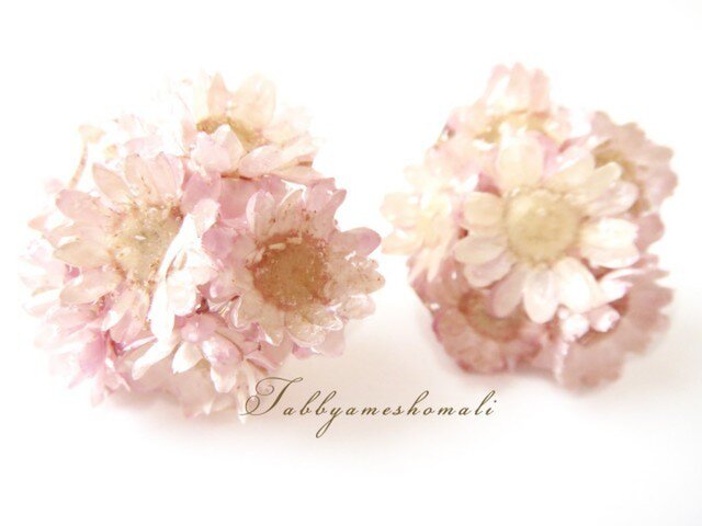 小さな花束のピアス-ピンク-の画像1枚目