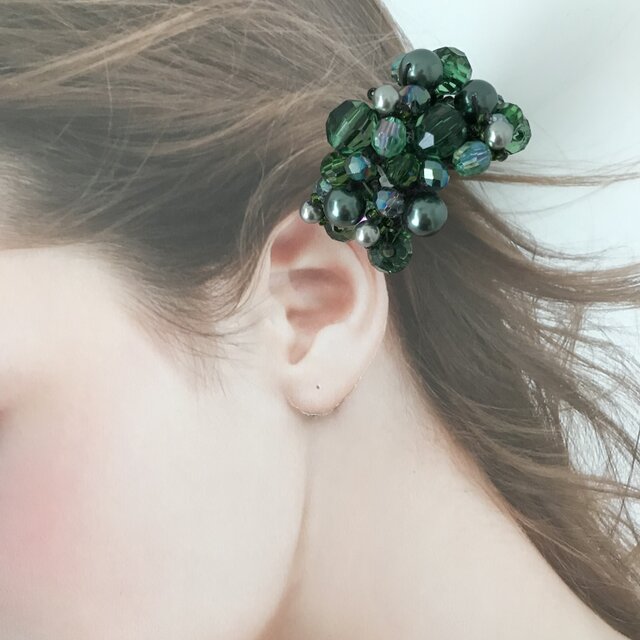 エメラルド グリーン の クロッシェ シュシュ 緑 深緑 かぎ針編み