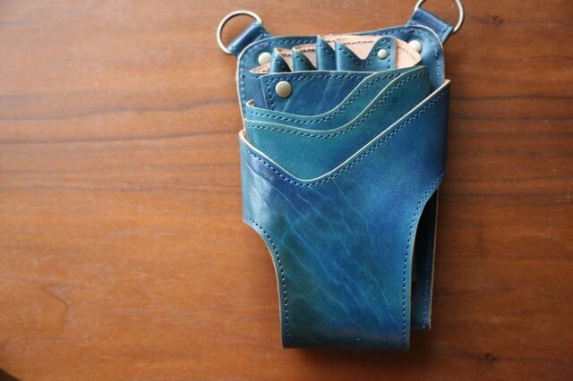 本革 シザーケース ブルー | iichi 日々の暮らしを心地よくする