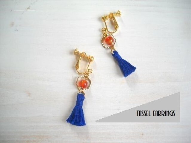 TASSEL EARRINGS BLUEの画像1枚目