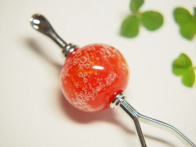 しゅわしゅわとんぼ玉のかんざし 朱色 耳かき二本足の画像1枚目