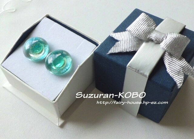 海色樹脂ピアス(フュージング)の画像1枚目