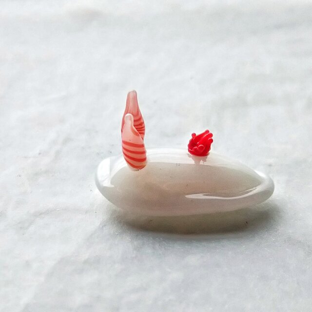 ガラスのシロウサギウミウシ 受注制作の画像1枚目