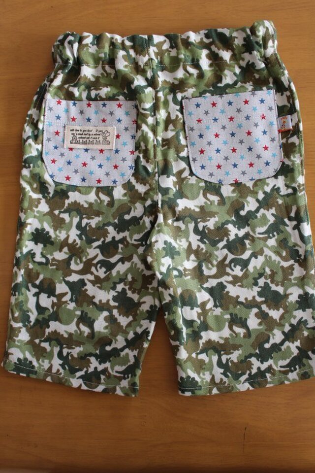 【110サイズ】涼し~いガーゼハーフパンツ★恐竜迷彩の画像1枚目