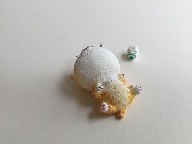 真夏の猫さんあるある1・寝相がひどいの画像1枚目