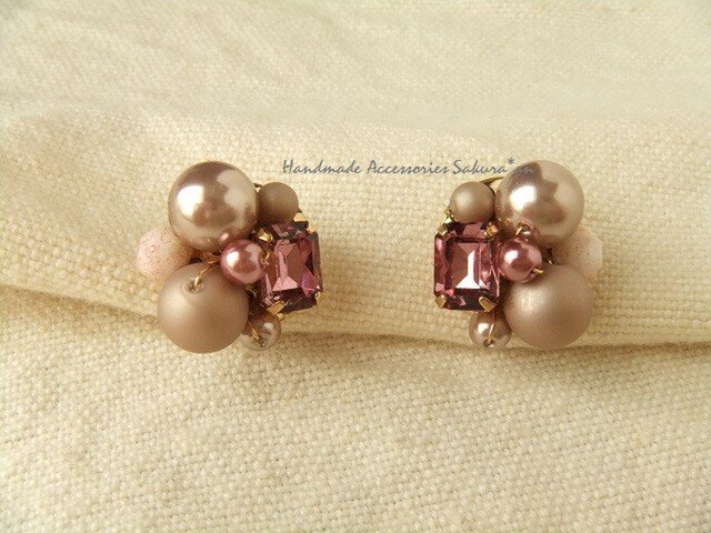 アクリルパールのピアス(P0673)※金具の変更不可の画像1枚目