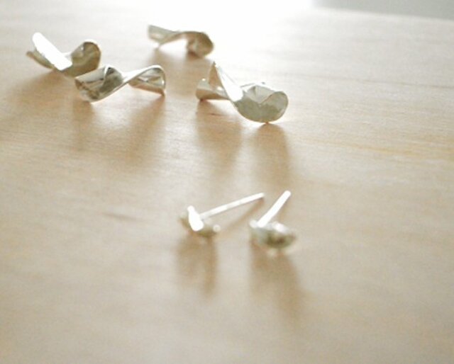Twisted Silver Earring Lの画像1枚目