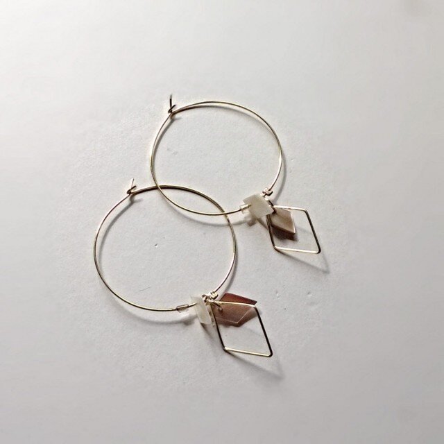 【 triple ダイヤの フープピアス】の画像1枚目