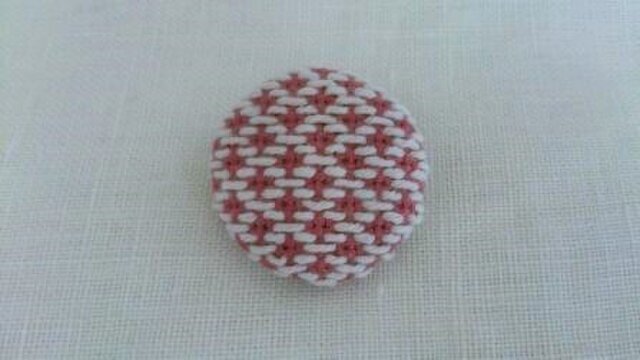 こぎん刺し ブローチ(直径 3.0cm)の画像1枚目