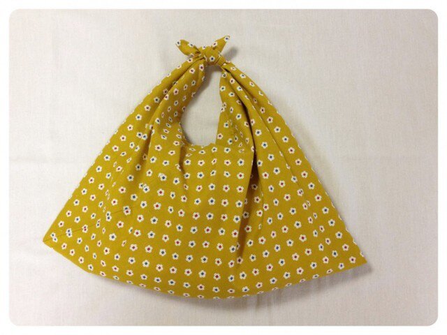 〈再販〉包みあずま(小花 芥子色)大の画像1枚目