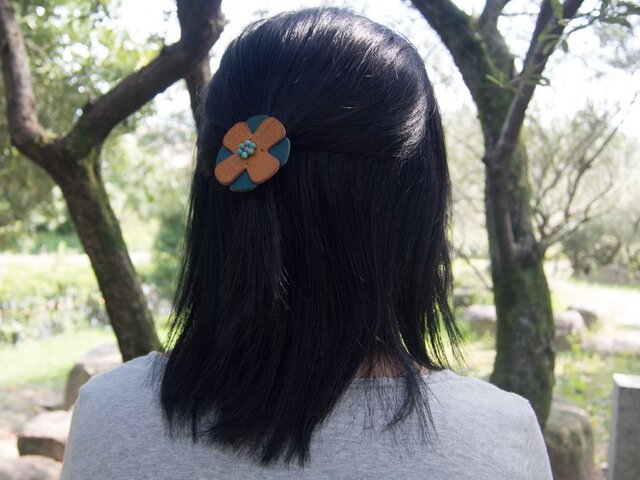 ツインフラワーのレザーヘアゴム イエロー/ターコイズの画像1枚目