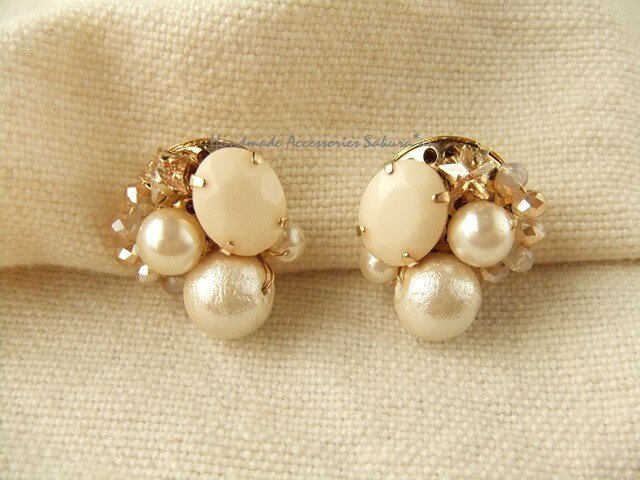 小さな星のピアス(P0677)※金具の変更不可の画像1枚目