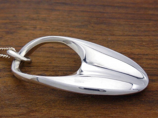 雫のペンダントの画像1枚目