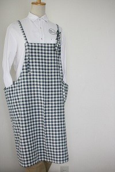オーバーエプロン(紺色チェック)の画像1枚目