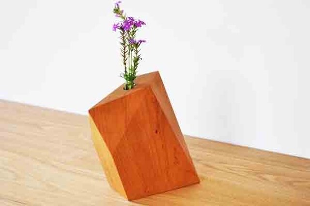 ケヤキの花飾り木の画像1枚目