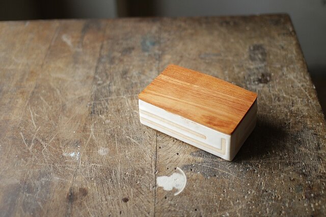 バターケース No.36 / ケヤキの木と陶器の画像1枚目