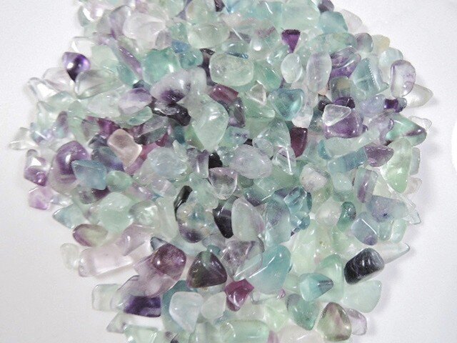 ☆限定入荷!フローライトさざれ石 穴なしタイプ (791)の画像1枚目