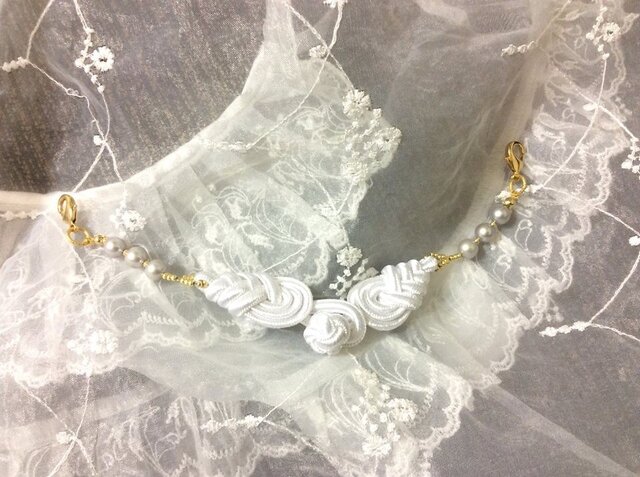《Bijoux haorihimo》feuilleノット白×パールの画像1枚目