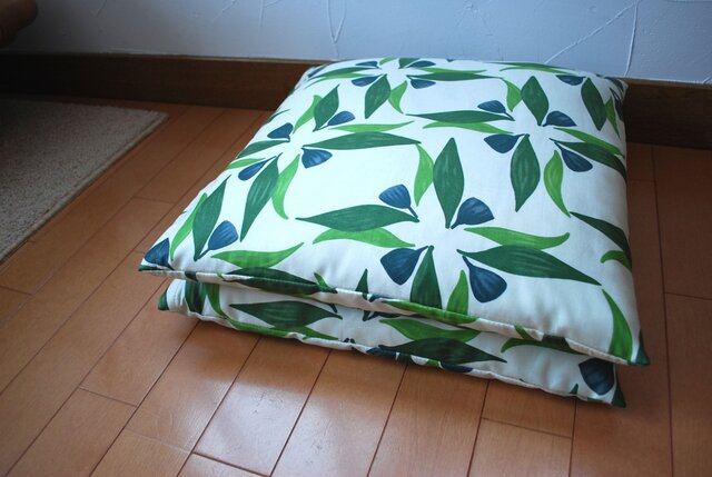 食卓用ザブトン(カバー付)の画像1枚目